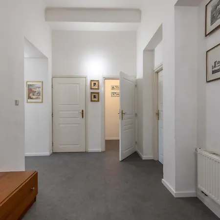 Centrally Located 3Bd Home Near National Museum Prague Exterior photo