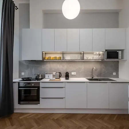 Centrally Located 3Bd Home Near National Museum Prague Exterior photo
