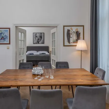 Centrally Located 3Bd Home Near National Museum Prague Exterior photo