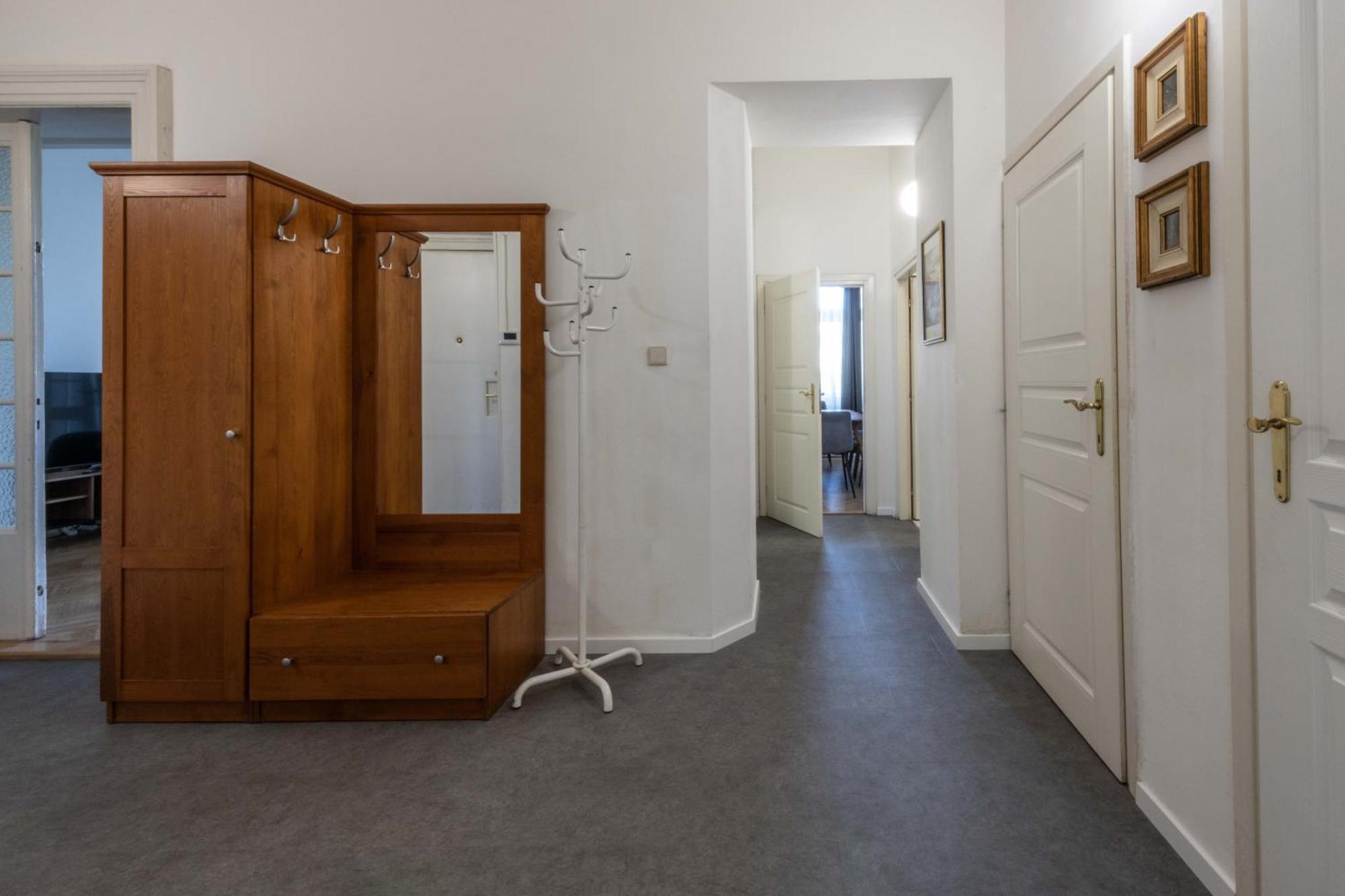 Centrally Located 3bd Near National Museum Апартаменты