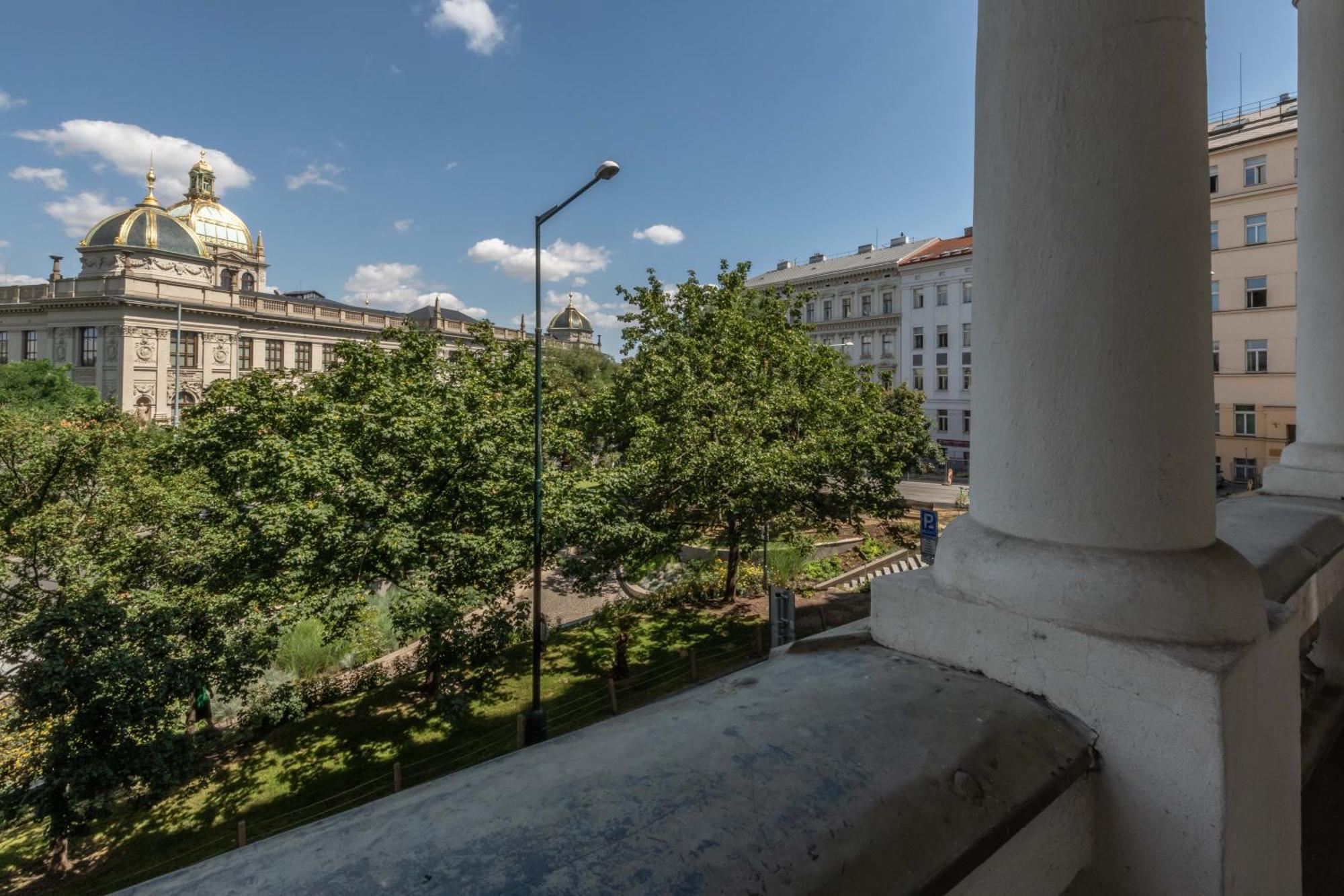 Апартаменты Centrally Located 3bd Near National Museum Прага