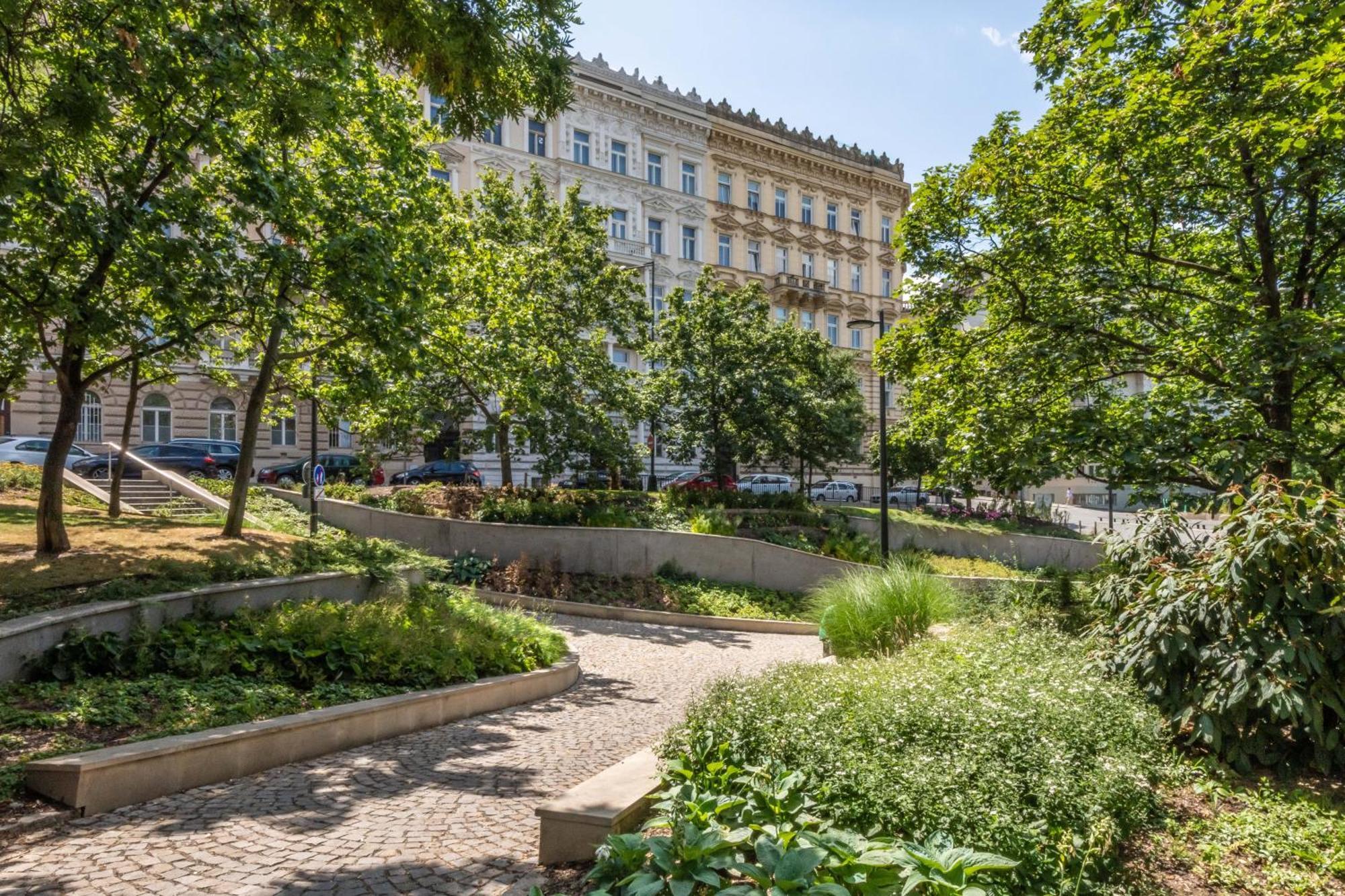 Апартаменты Centrally Located 3bd Near National Museum Прага